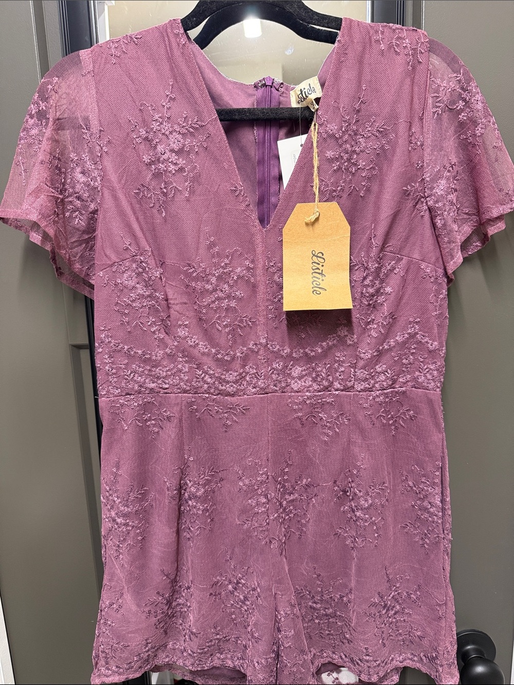 Listicle Dusty Mauve Lace Embroidered V-Neck Flutter Sleeve Blouse